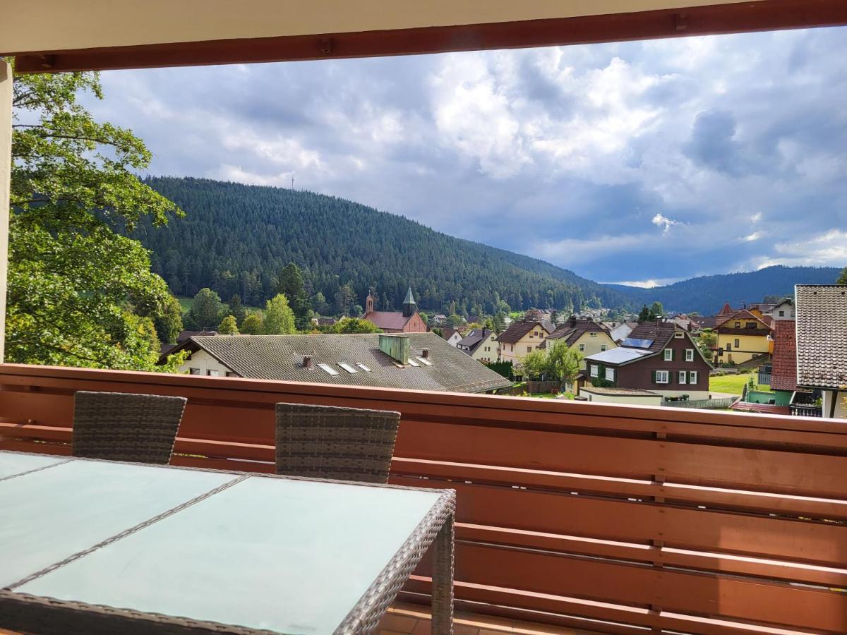 Schwarzwaldsuite Mit Panorama Waldblick Enzklösterle Extérieur photo