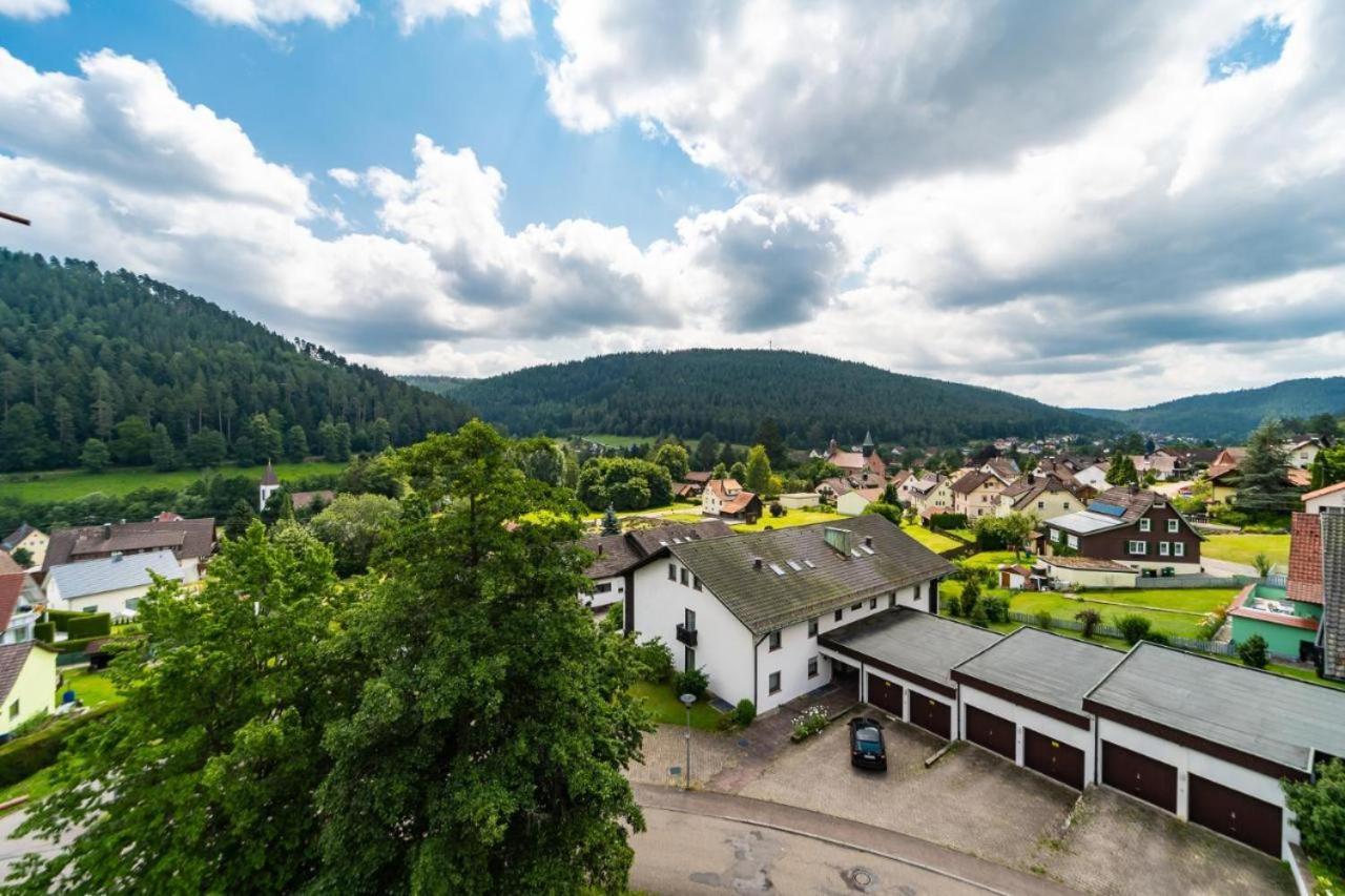 Schwarzwaldsuite Mit Panorama Waldblick Enzklösterle Extérieur photo